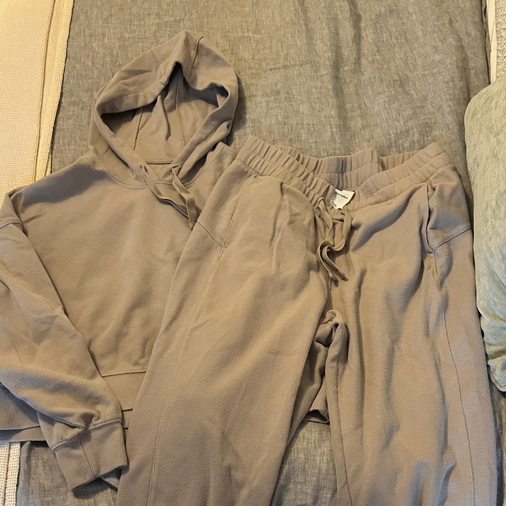 All in motion - Cozy Tan Hoodie and Jogger Set